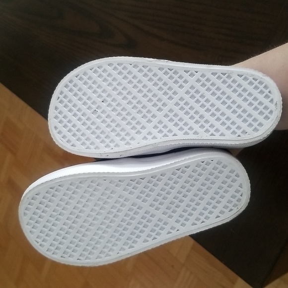 Puma Toddler slip-ons shoes - Picture 4 of 8